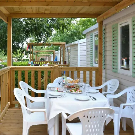 Locazione Turistica Camping Village * Лидо-ди-Езоло
